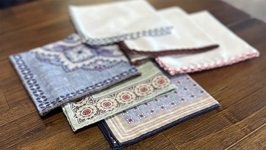 Model wearing plain black basic tee.